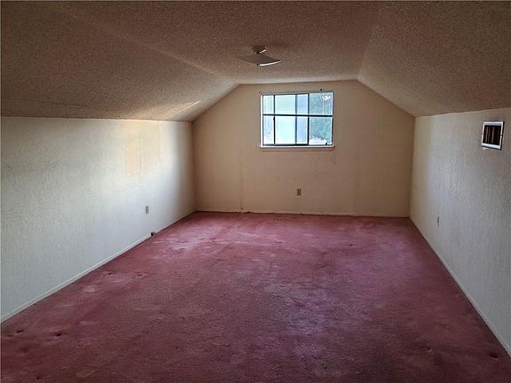 4th image of 128 E Johnson St