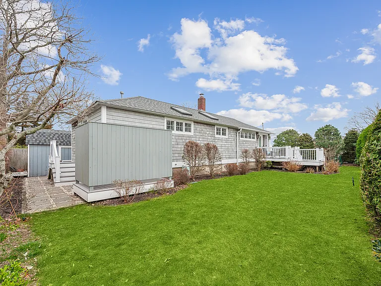 33 Bay Ave — Photo 15