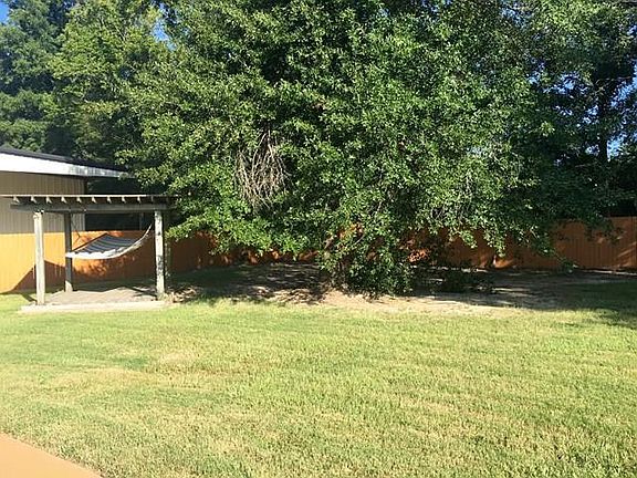 3rd image of 418 Ashwood Bnd