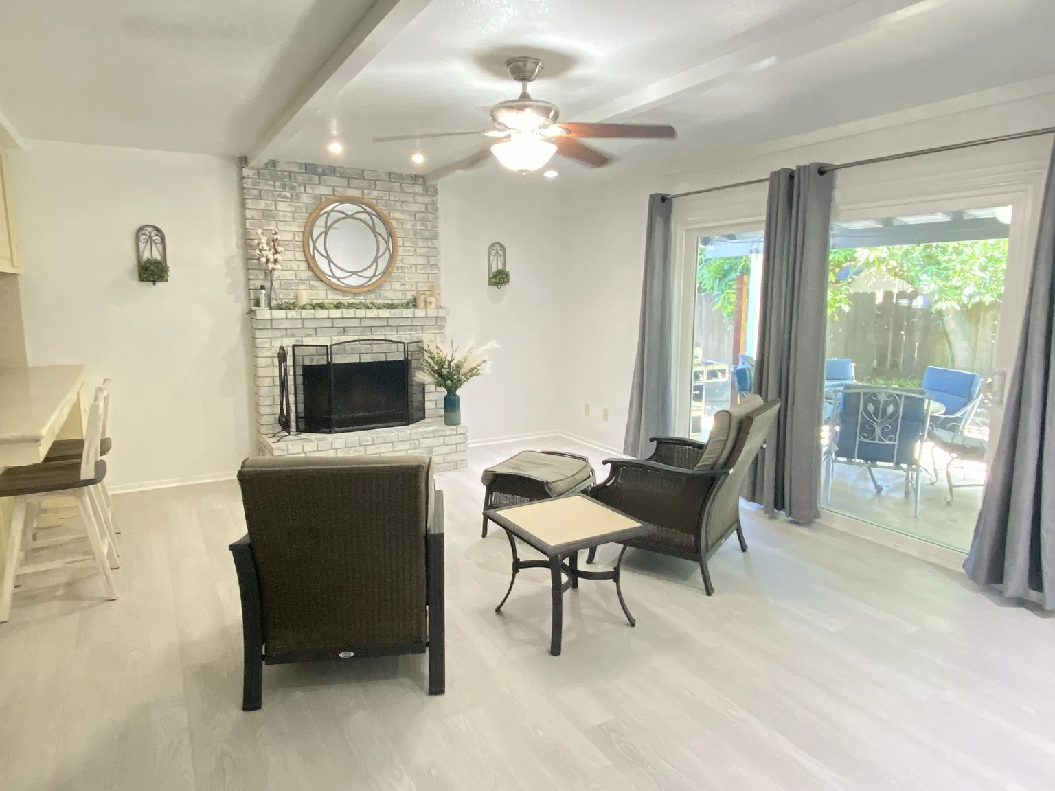 4 bed, 1947 sqft, $2,700 — Photo 4