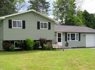 5900 Sutton Dr, Cicero, NY 13039
