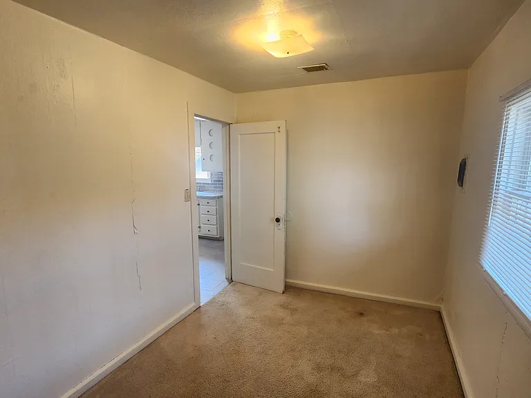 837 N Mesa Ave — Photo 11