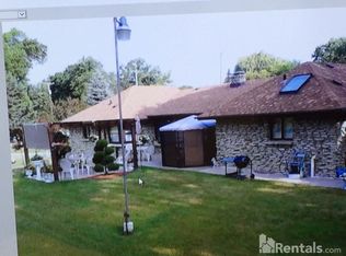 11025 W Armour Ave, Greenfield, WI 53228