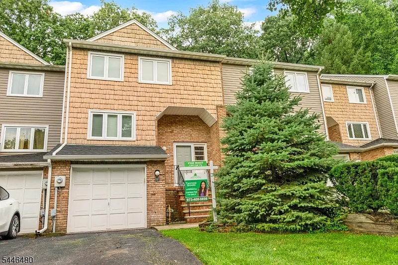 3 bed, 2.5 bath, 1852 sqft, $3,650 — Photo 2