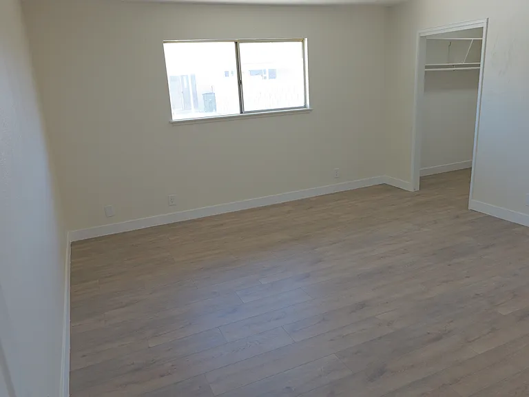 20997 Pine Ridge Ave #1 — Photo 18