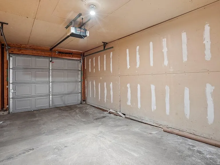 18669 Clear View Ct — Photo 27