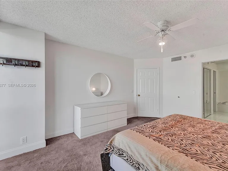 3500 Mystic Pointe Dr #3302 — Photo 16