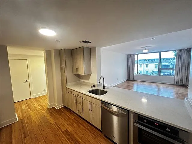2100 Saint Charles Ave #3M — Photo 11