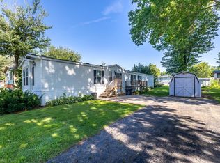 35 Remington Park Cir, East Dubuque, IL 61025