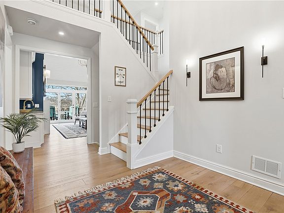 2nd image of 312 Sewickley Ridge Dr