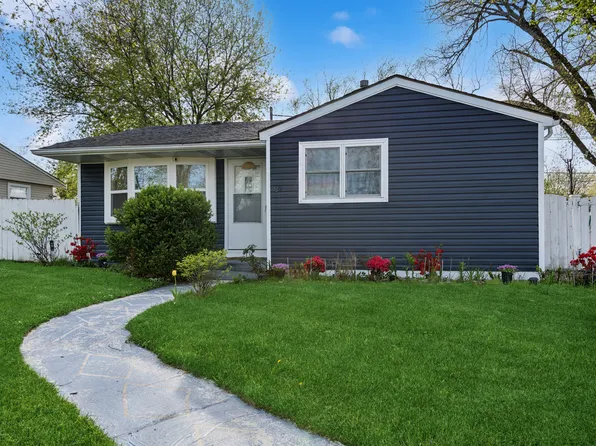 80 Birch St, Carpentersville, IL 60110