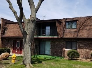 10600 S Brooklodge Ln APT 2C, Palos Hills, IL