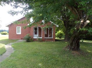 2600 Oak Ridge Rd, Oak Ridge, NC 27310