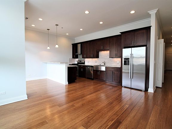 2nd image of 1609 W Warren Blvd #316