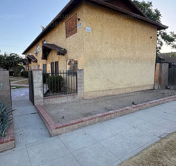 804 Niles St — Photo 2