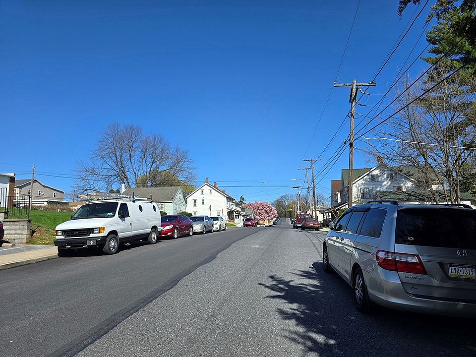 2nd image of 275 N Front St