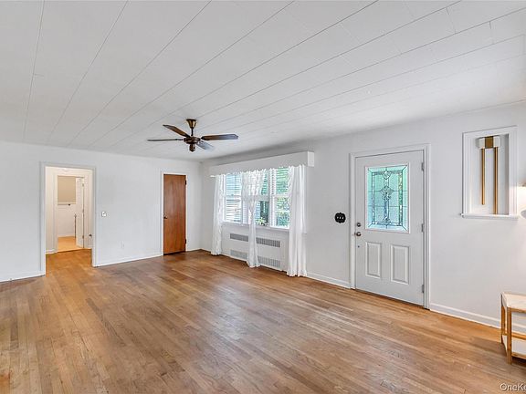 5th image of 62 Squires Avenue