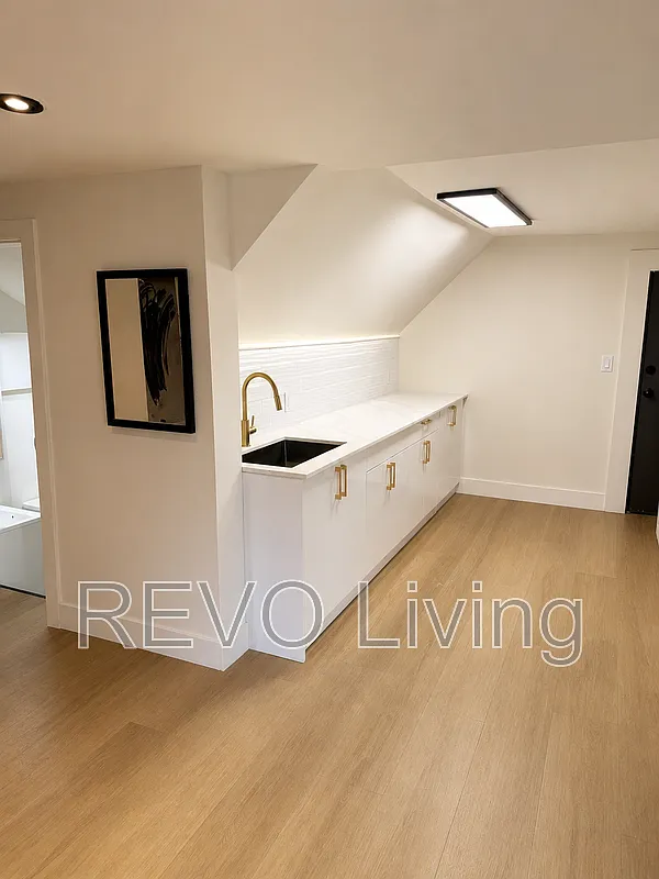 2 bed, 1.0 bath, $1,599 — Photo 1