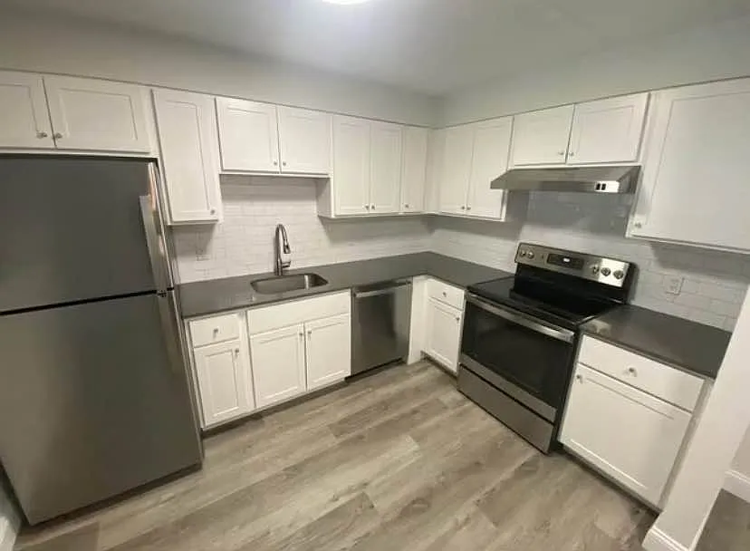 2 bed, 924 sqft, $2,800 — Photo 3