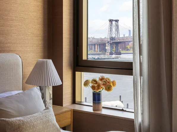 480 Kent Avenue image 8 of 31