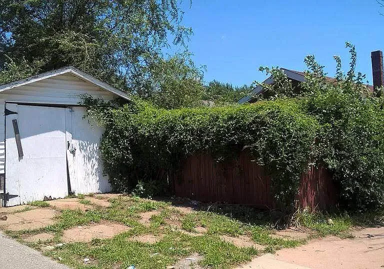 8401 N Broadway — Photo 17
