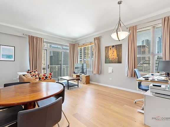 4th image of 125 S Jefferson St #3204