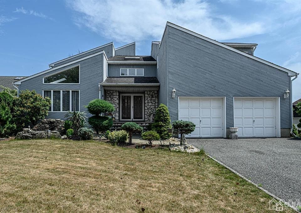 1st image of 12 Parker Ct