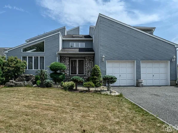 12 Parker Ct, South Amboy, NJ 08879