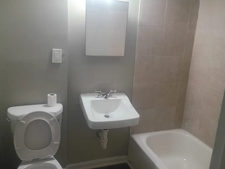 2515 Reisterstown Rd — Photo 24