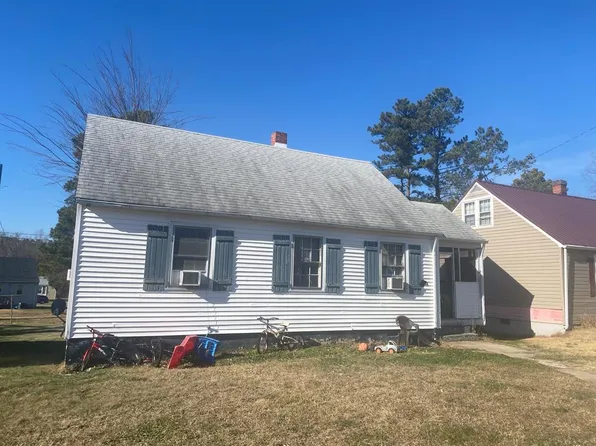 31 Pickett Ct, Blackstone, VA 23824