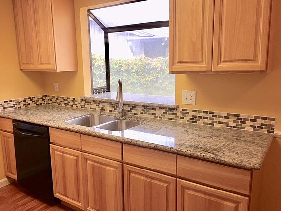 5th image of 6005 Carolina Cir