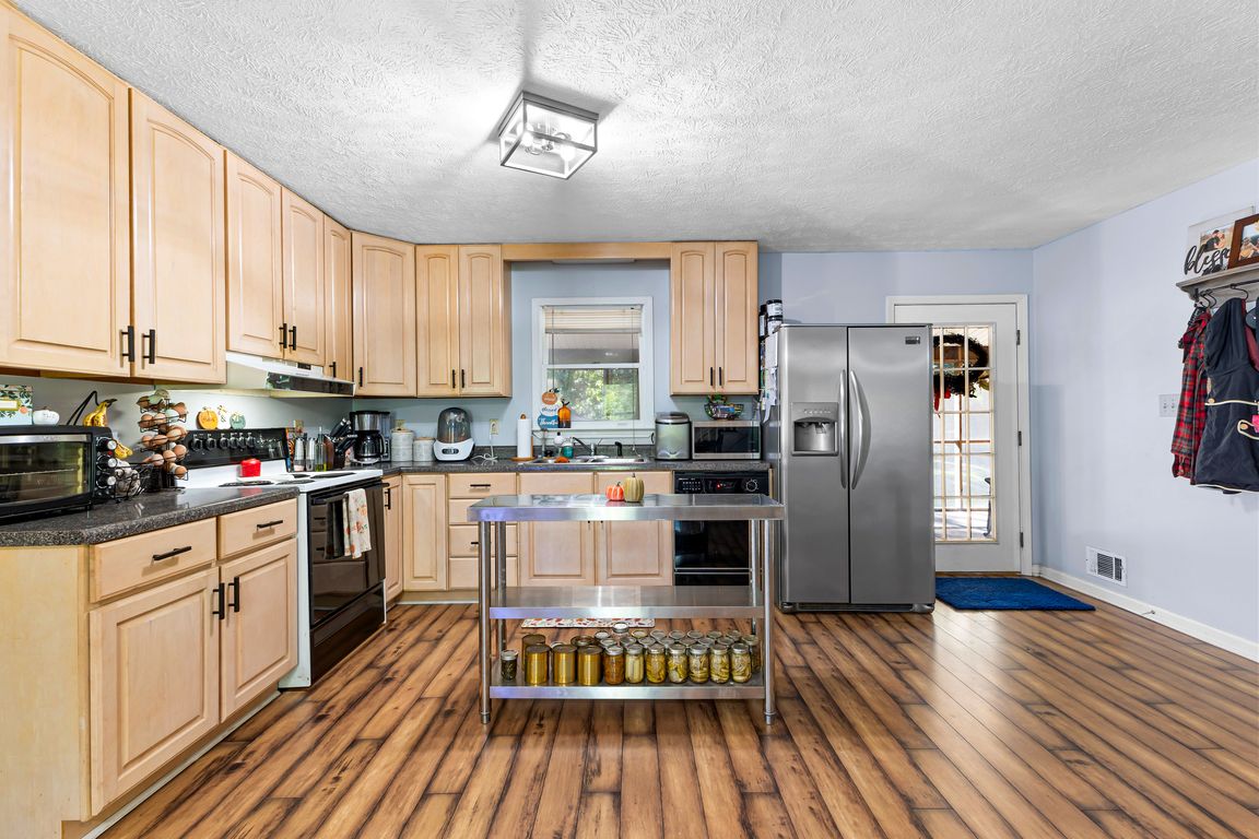 next background image