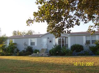 895 River Bluff Dr, Lytle, TX 78052