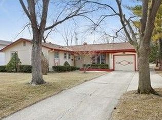 556 Thunderbird Trl, Carol Stream, IL 60188