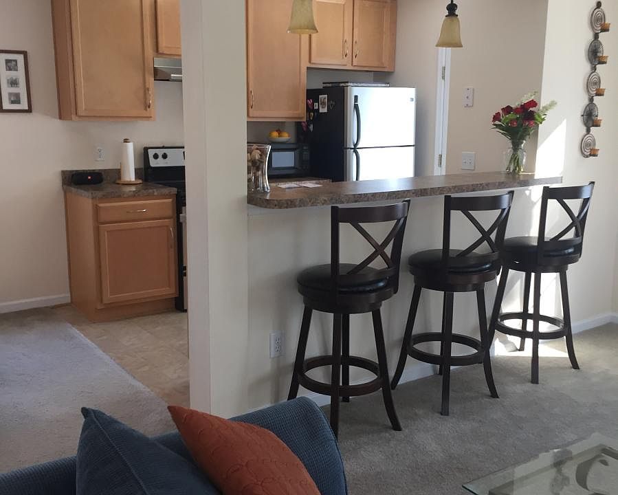 1st image of 156 Hughes Ave