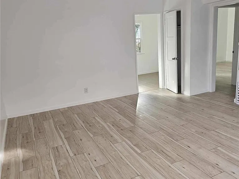 1310 W 89th St — Photo 12