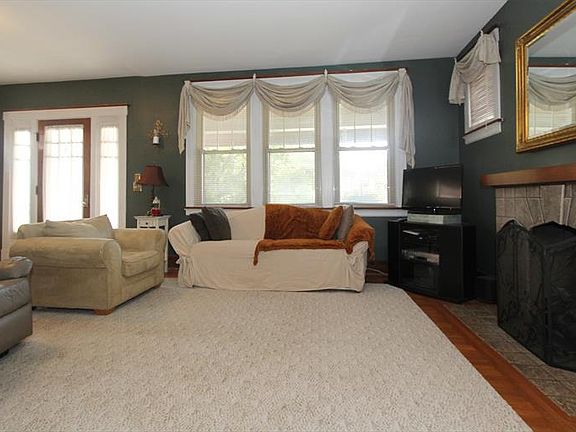 3rd image of 3612 Saint Martins Pl