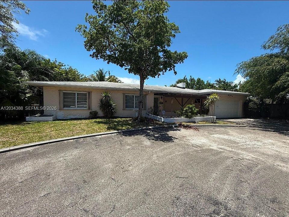 1st image of 2441 Bayview Dr