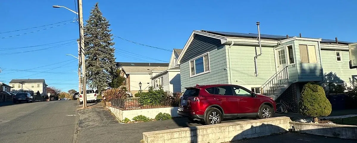 3 bed, 1000 sqft, $3,500 — Photo 1