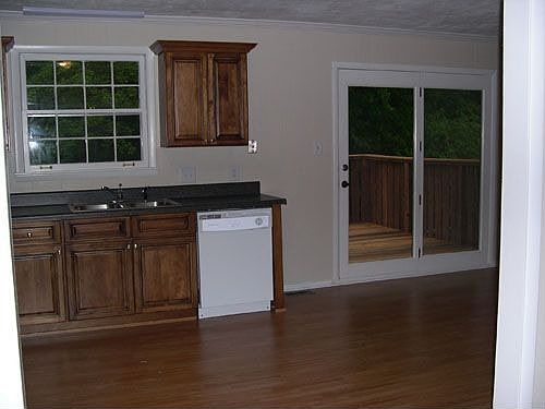 kitchen dining room and deck