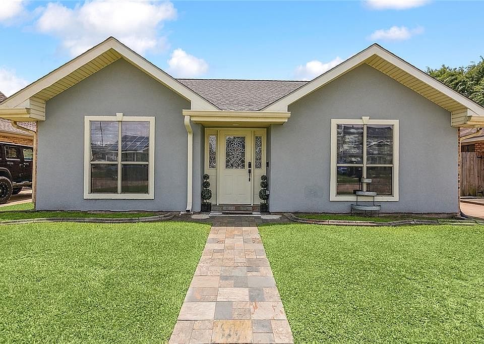 1st image of 2809 Earl Dr