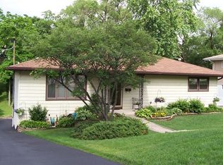 411 Lemont St, Lemont, IL 60439