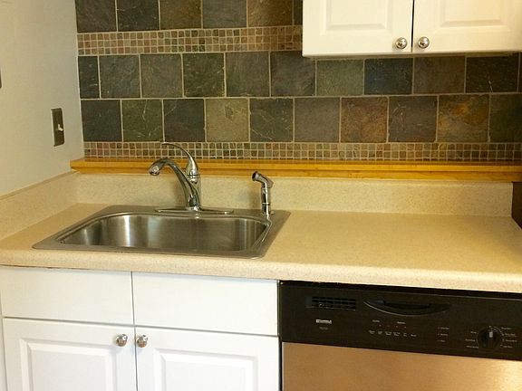 4th image of 521 Sharon Dr