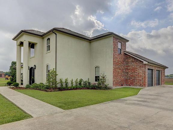 2nd image of 1084 Bear Creek Cir