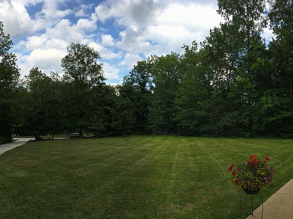 3rd image of 9562 Wildwood Dr