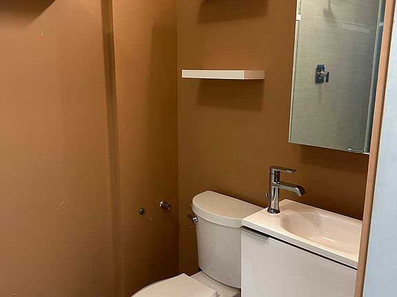 3rd image of 231 E 88th St APT 1W