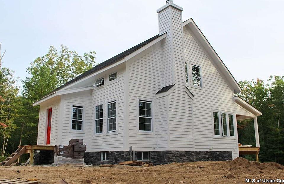 1st image of 28 Dawson Ln