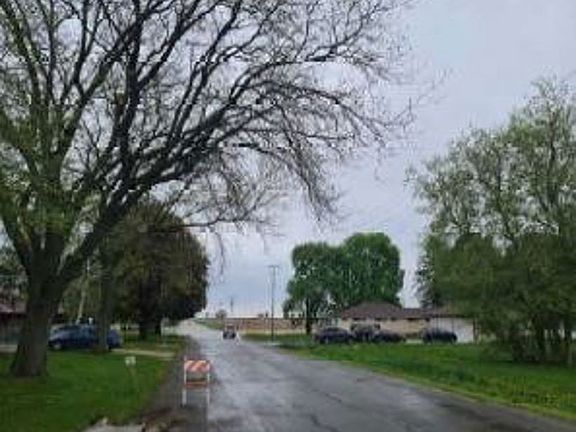 Exterior Neighborhood (street photo)