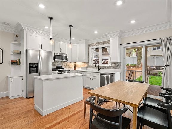 3rd image of 256 Sycamore St #256