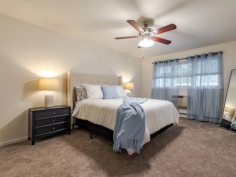 Park Apartments — Photo 8